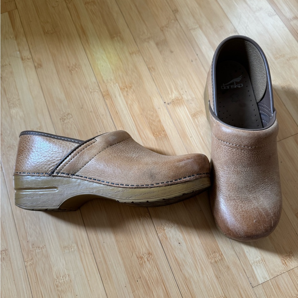 Dansko professional leather clogs size 40